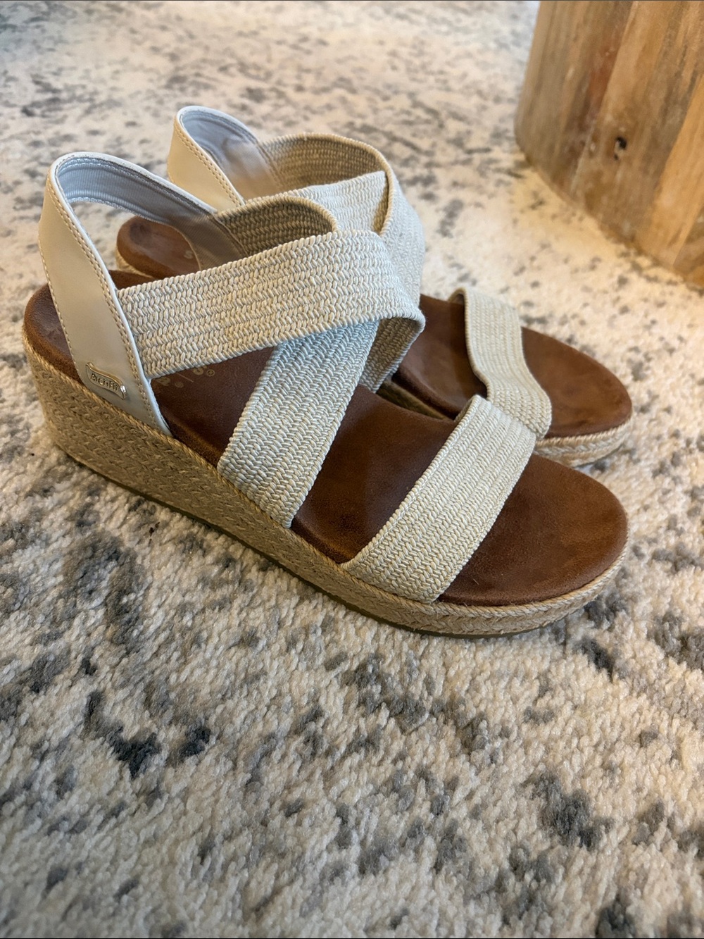 Sketchers Martha Steward size7 Sandals in Cream - Women -NEW